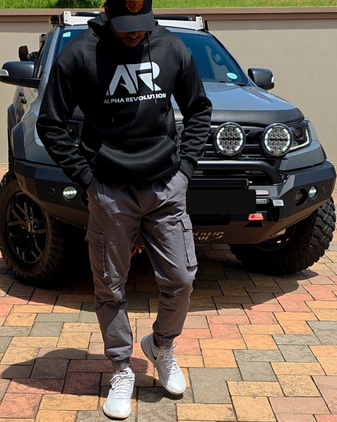 AR HOODIE BLACK